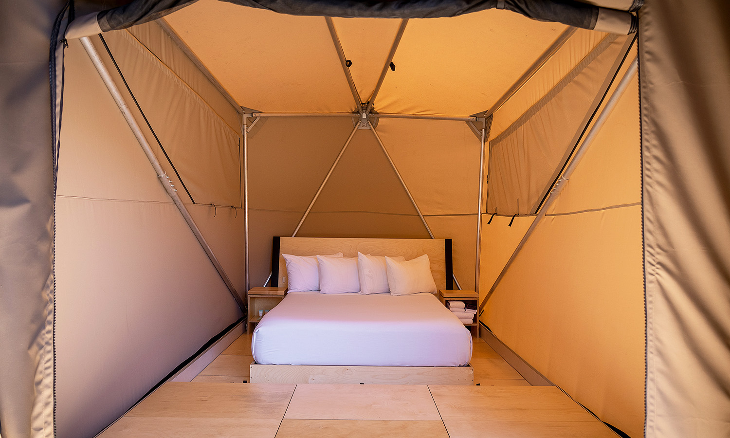 23 Amazing Glamping Spots in California – Including Vintage Airstreams, Tiny Cabins, and Safari Tents
